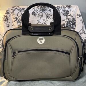 Travelpro Walkabout Lite Deluze Olive Green Carry On Tote Bag Multi Compartment